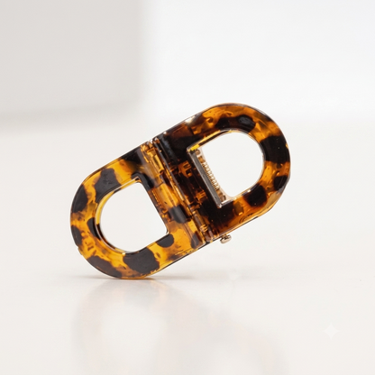 NIVÉ's Magnetic Clip